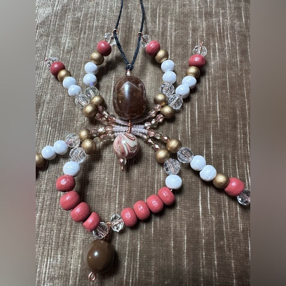 Bead spider handmade wall decor - Picture 4 of 5